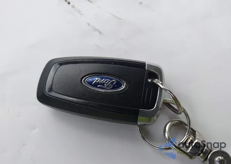 2017 Ford Fusion Hybrid Platinum z USA, uszkodzony, nr VIN 3FA6P0RU0HR309626